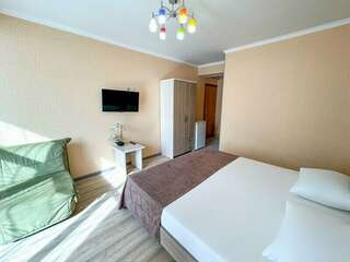 Гостиница Вива Виктория Адлер Четырехместный номер «Комфорт»-3